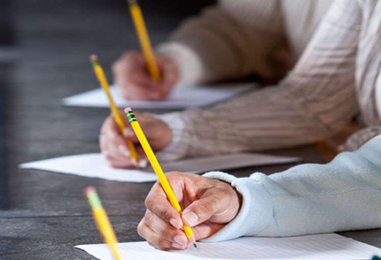 فتح باب الترشيح لاجتياز مباريات توظيف الأساتذة أطر الأكاديميات 2019/2020