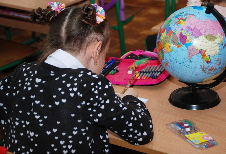 تنظيم التسجيلات الجديدة للأطفال المستوفين لسن التمدرس للموسم الدراسي 2025-2026